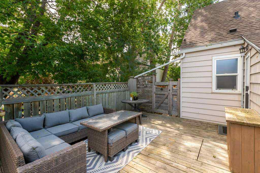 MLS® A2269352 - 224 23 Avenue NE in Tuxedo Park Calgary, Residential