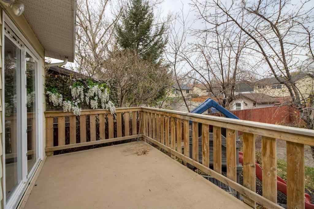 MLS® A2269360 - 49 Simon Fraser Boulevard W in Varsity Village Lethbridge, Residential