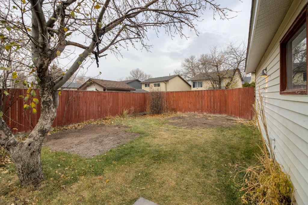 MLS® A2269360 - 49 Simon Fraser Boulevard W in Varsity Village Lethbridge, Residential