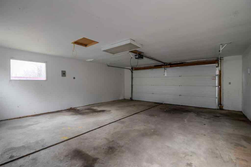 MLS® A2269360 - 49 Simon Fraser Boulevard W in Varsity Village Lethbridge, Residential