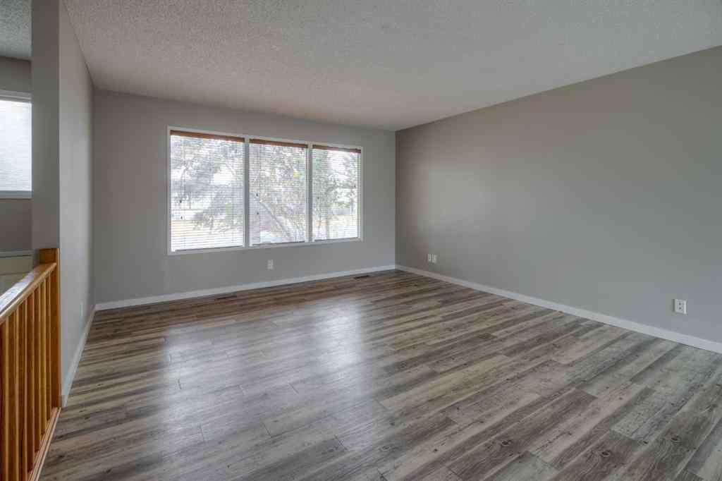 MLS® A2269360 - 49 Simon Fraser Boulevard W in Varsity Village Lethbridge, Residential