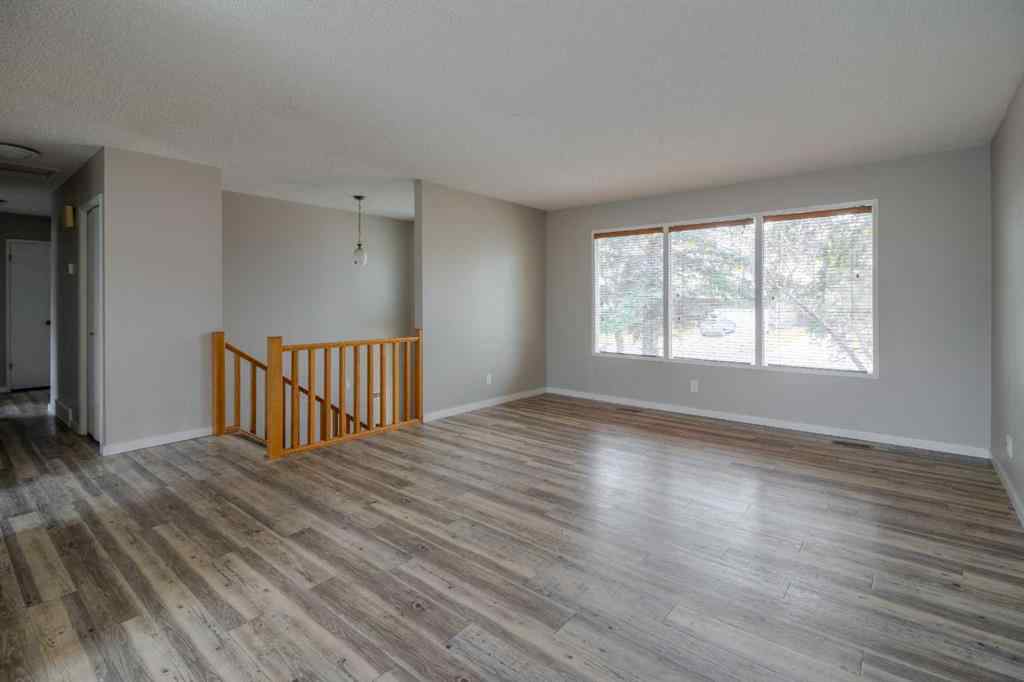 MLS® A2269360 - 49 Simon Fraser Boulevard W in Varsity Village Lethbridge, Residential