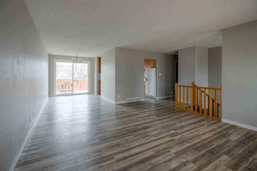 MLS® A2269360 - 49 Simon Fraser Boulevard W in Varsity Village Lethbridge, Residential