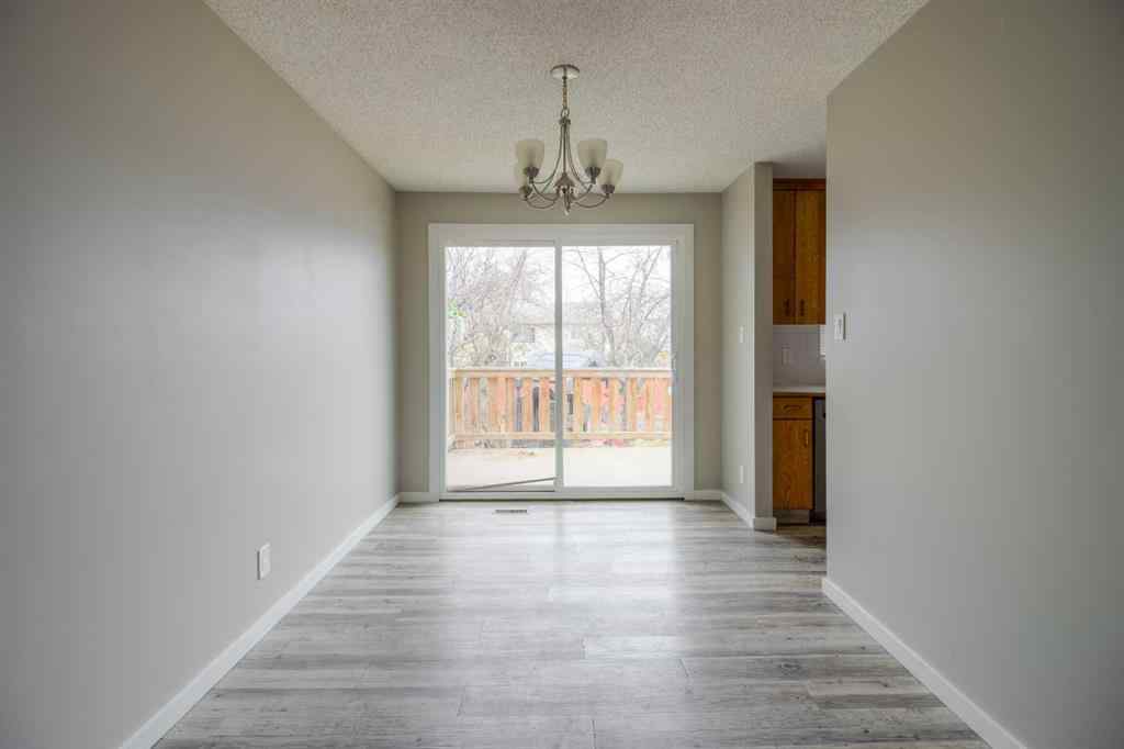 MLS® A2269360 - 49 Simon Fraser Boulevard W in Varsity Village Lethbridge, Residential