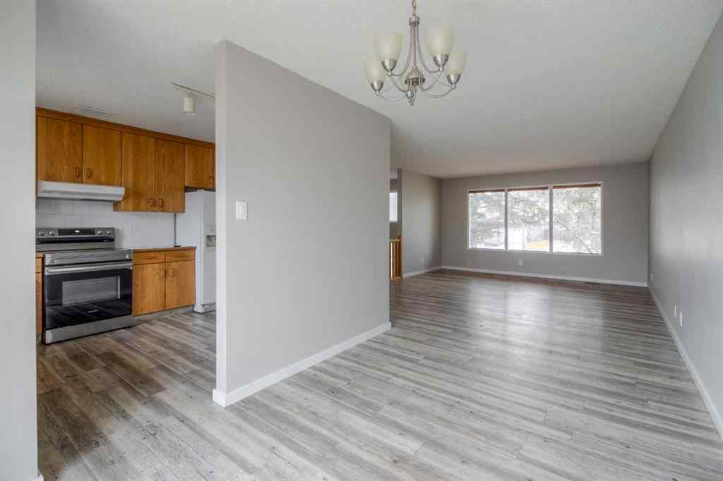 MLS® A2269360 - 49 Simon Fraser Boulevard W in Varsity Village Lethbridge, Residential