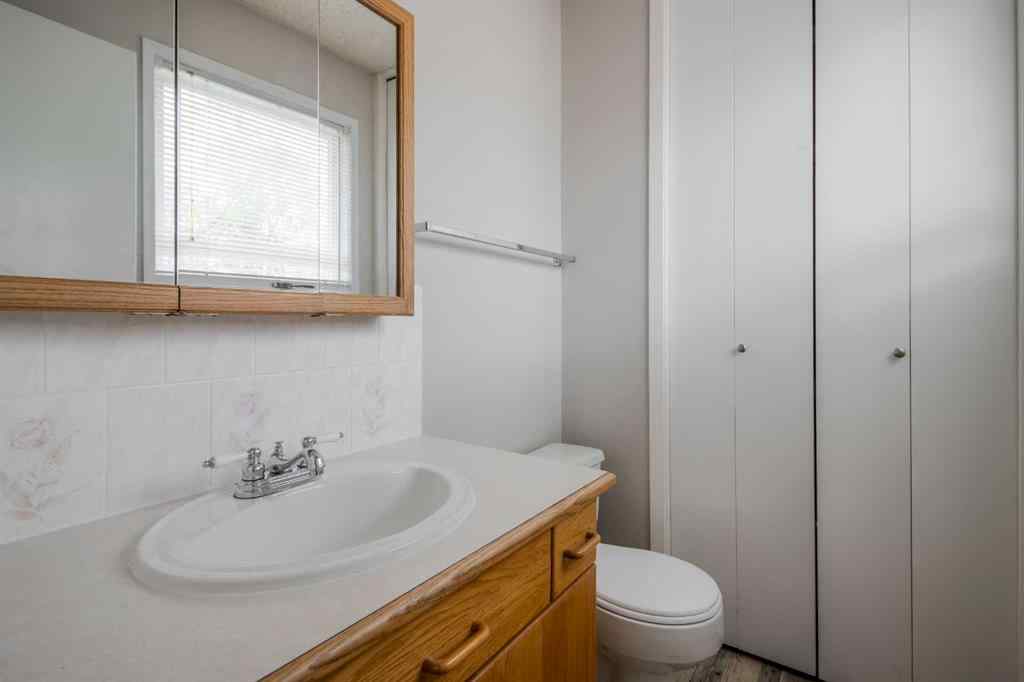 MLS® A2269360 - 49 Simon Fraser Boulevard W in Varsity Village Lethbridge, Residential