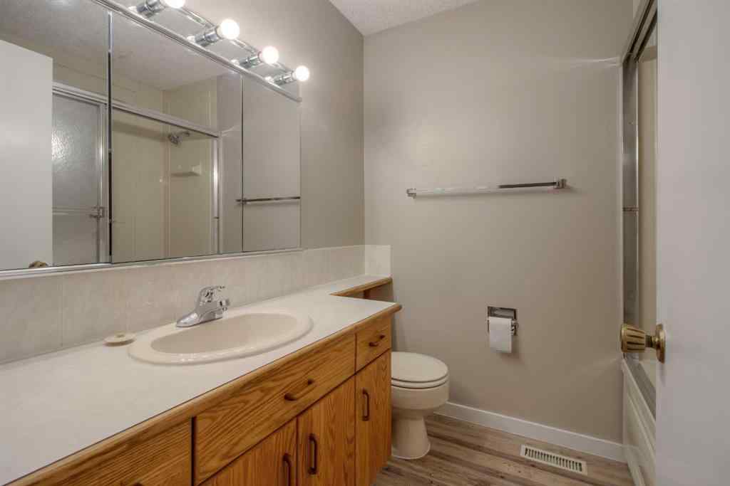 MLS® A2269360 - 49 Simon Fraser Boulevard W in Varsity Village Lethbridge, Residential