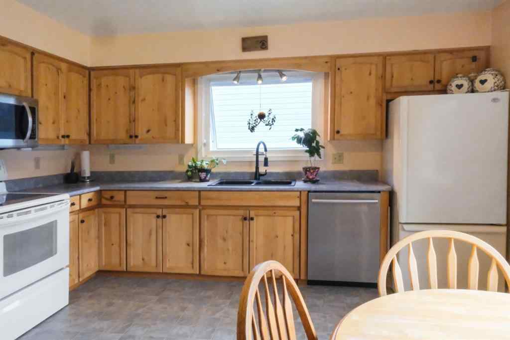 MLS&reg; # A2269364 - 4916 47 Street  in Downtown East Stettler, Residential Open Houses