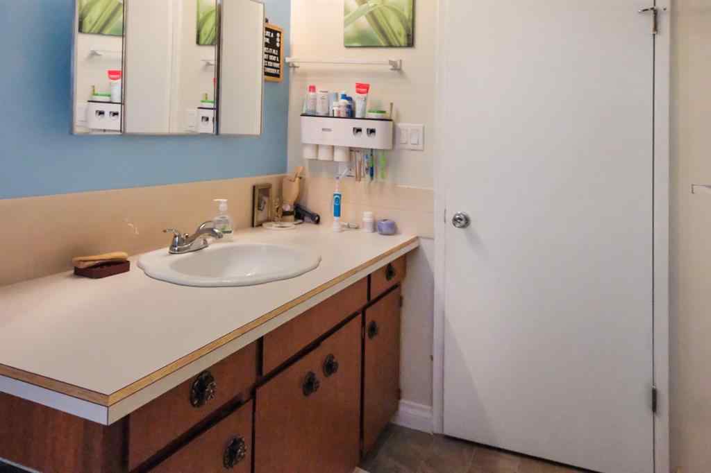 MLS&reg; # A2269364 - 4916 47 Street  in Downtown East Stettler, Residential Open Houses