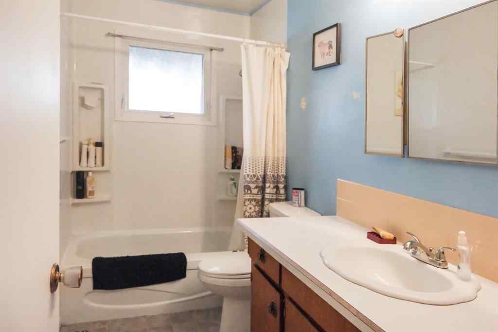 MLS&reg; # A2269364 - 4916 47 Street  in Downtown East Stettler, Residential Open Houses