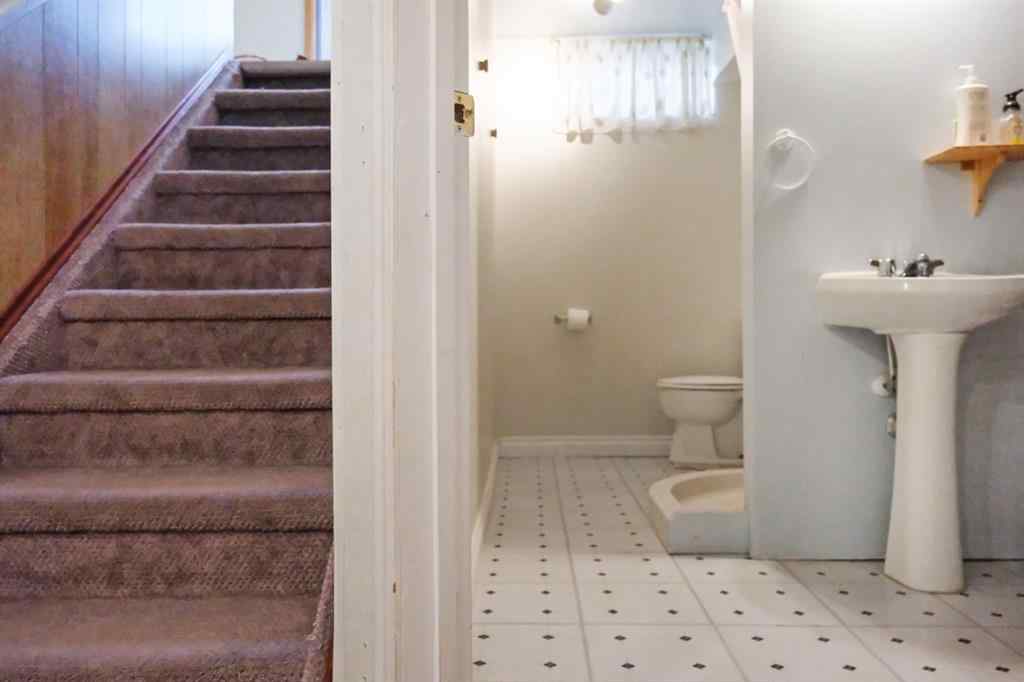 MLS&reg; # A2269364 - 4916 47 Street  in Downtown East Stettler, Residential Open Houses