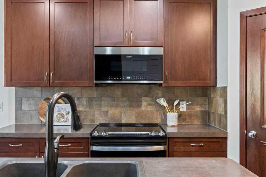 MLS® A2269366 - 8 Brightoncrest Way SE in New Brighton Calgary, Residential