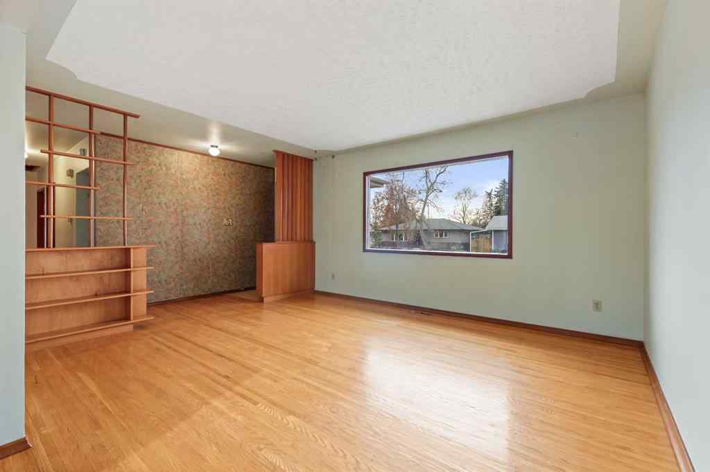 MLS&reg; # A2269369 - 3504 Button Road NW in Brentwood Calgary, Residential Open Houses