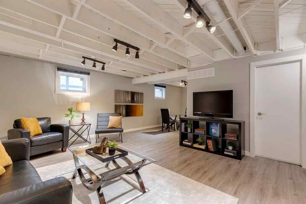 MLS® A2269374 - 4023 Varmoor Road NW in Varsity Calgary, Residential