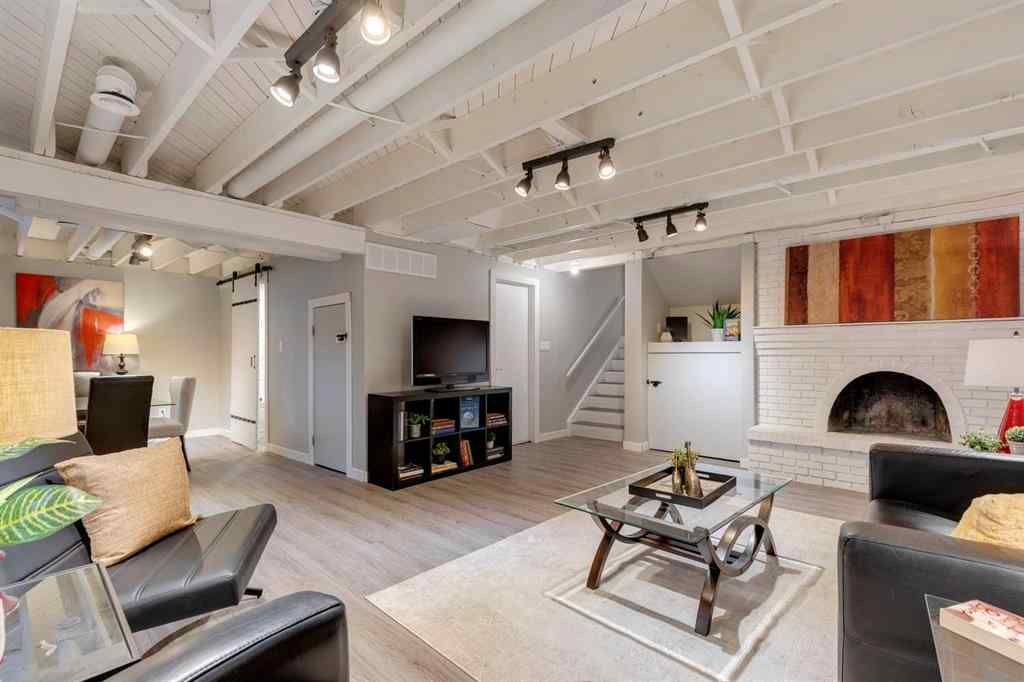 MLS® A2269374 - 4023 Varmoor Road NW in Varsity Calgary, Residential