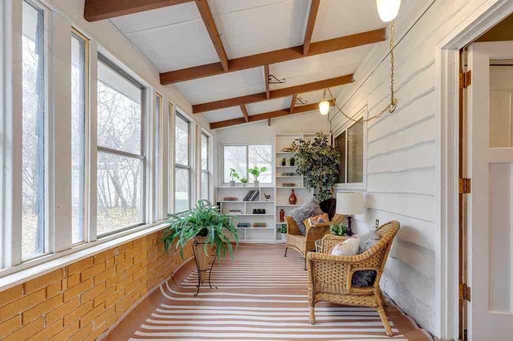 MLS® A2269374 - 4023 Varmoor Road NW in Varsity Calgary, Residential