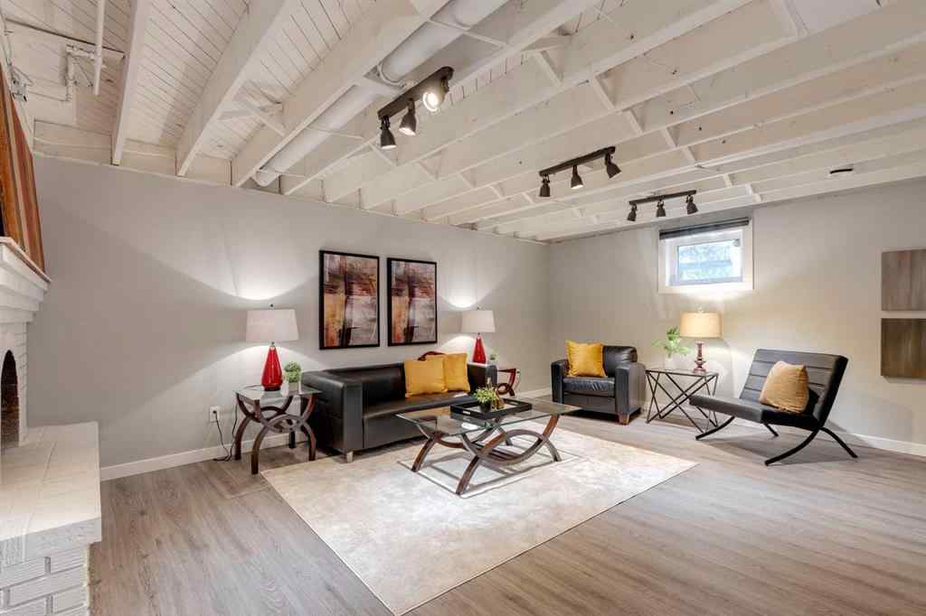 MLS® A2269374 - 4023 Varmoor Road NW in Varsity Calgary, Residential