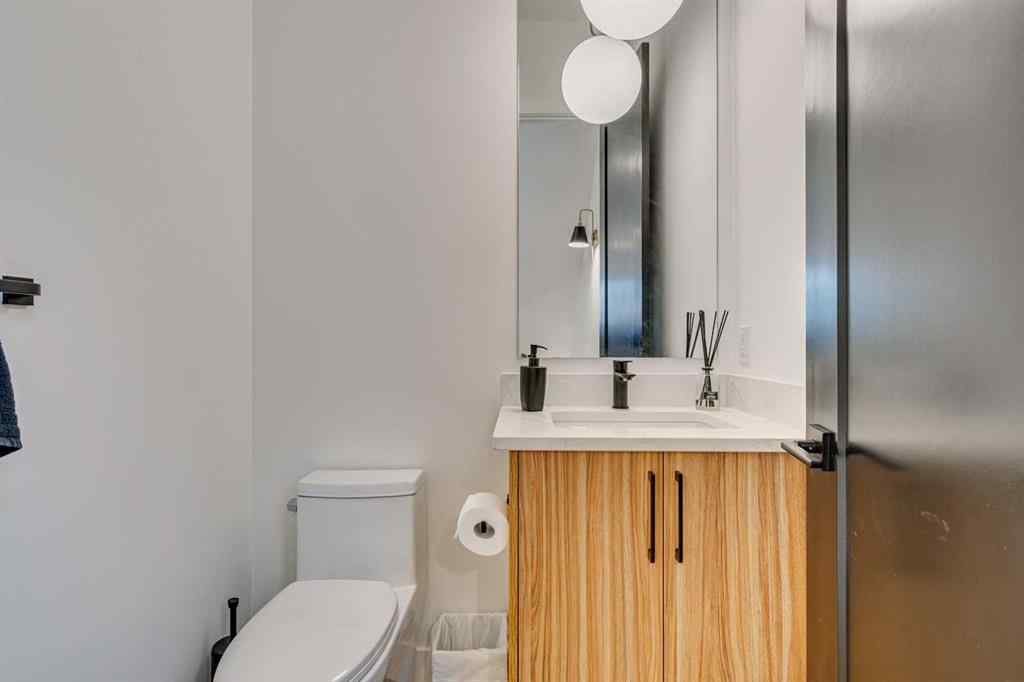 MLS® A2269379 - 2219 32 Street SW in Killarney/Glengarry Calgary, Residential