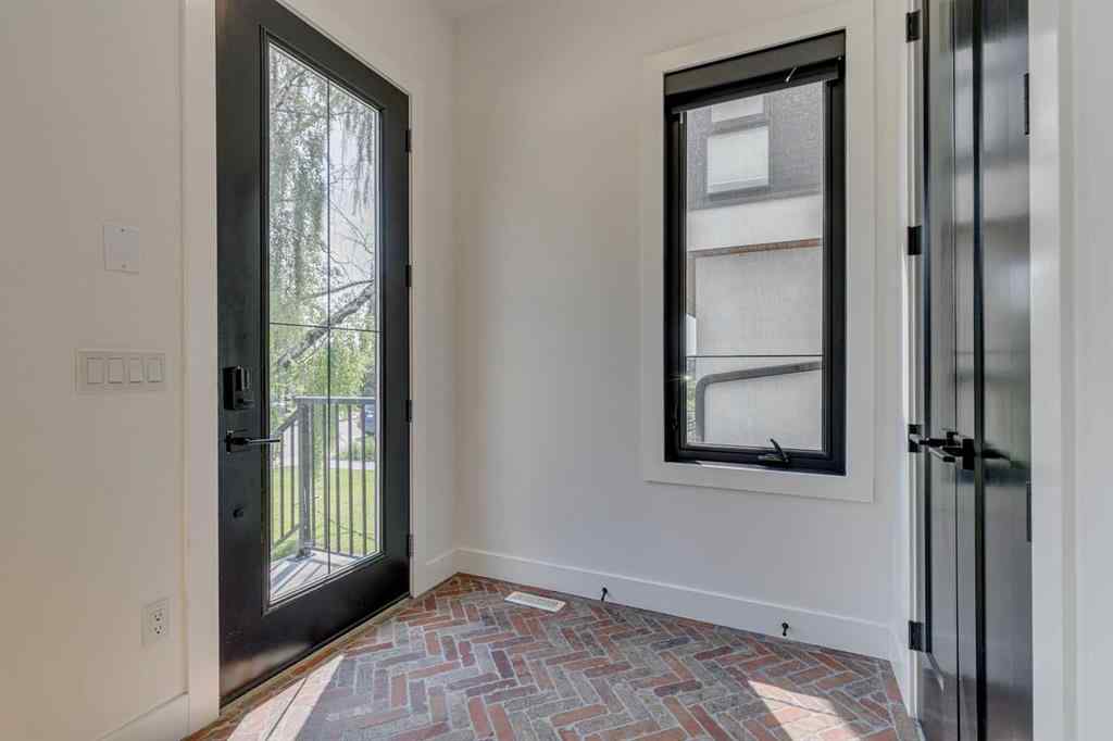 MLS® A2269379 - 2219 32 Street SW in Killarney/Glengarry Calgary, Residential