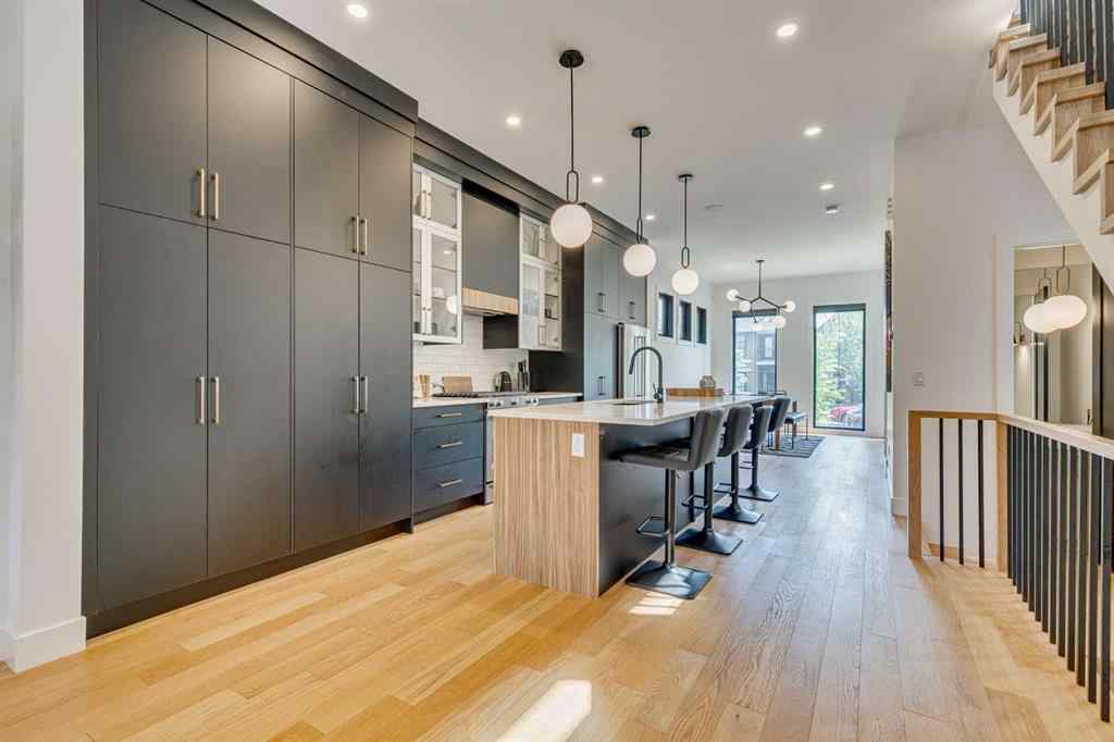 MLS® A2269379 - 2219 32 Street SW in Killarney/Glengarry Calgary, Residential