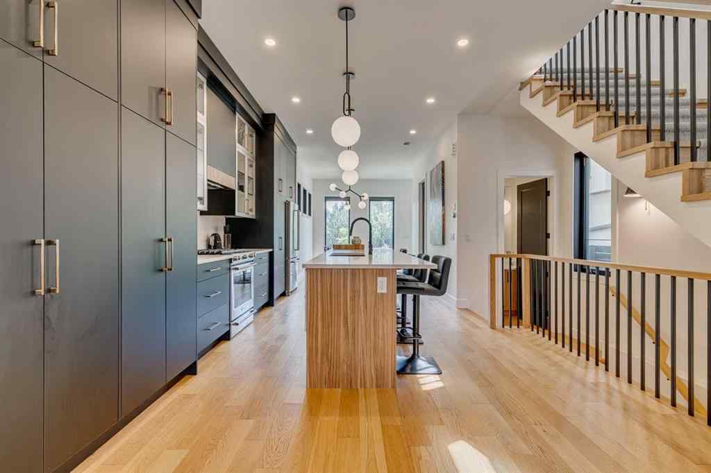 MLS® A2269379 - 2219 32 Street SW in Killarney/Glengarry Calgary, Residential