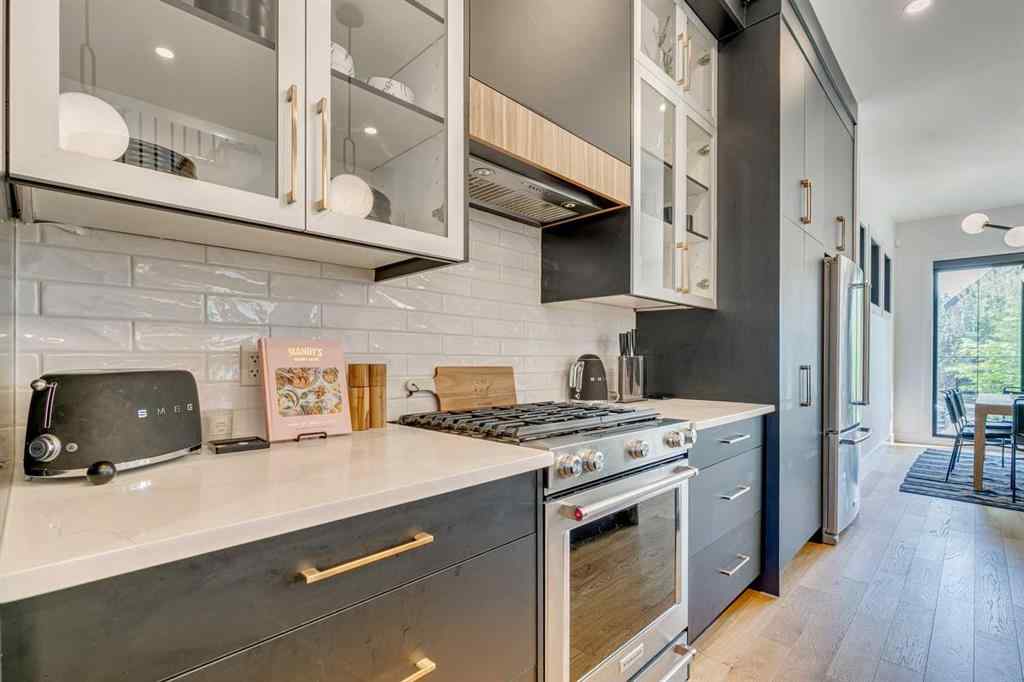 MLS® A2269379 - 2219 32 Street SW in Killarney/Glengarry Calgary, Residential