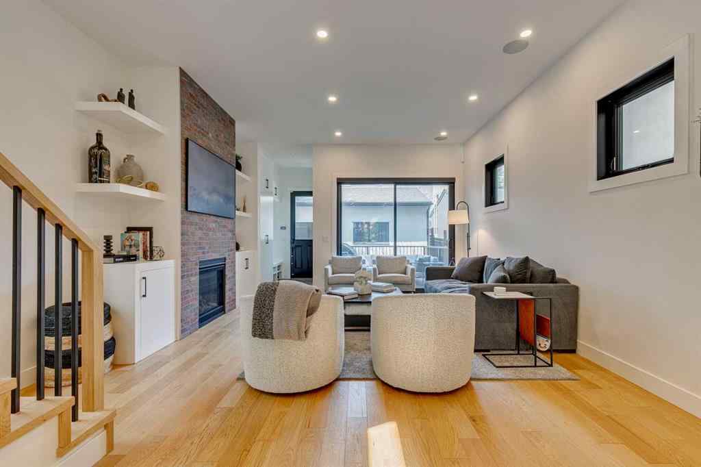 MLS® A2269379 - 2219 32 Street SW in Killarney/Glengarry Calgary, Residential