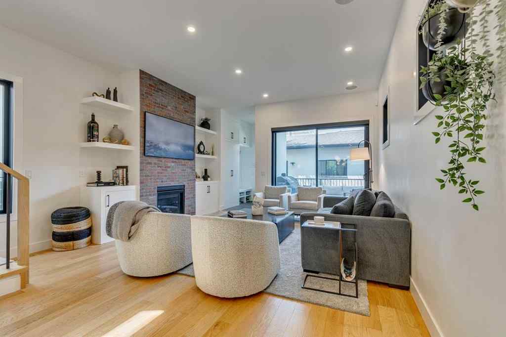 MLS® A2269379 - 2219 32 Street SW in Killarney/Glengarry Calgary, Residential