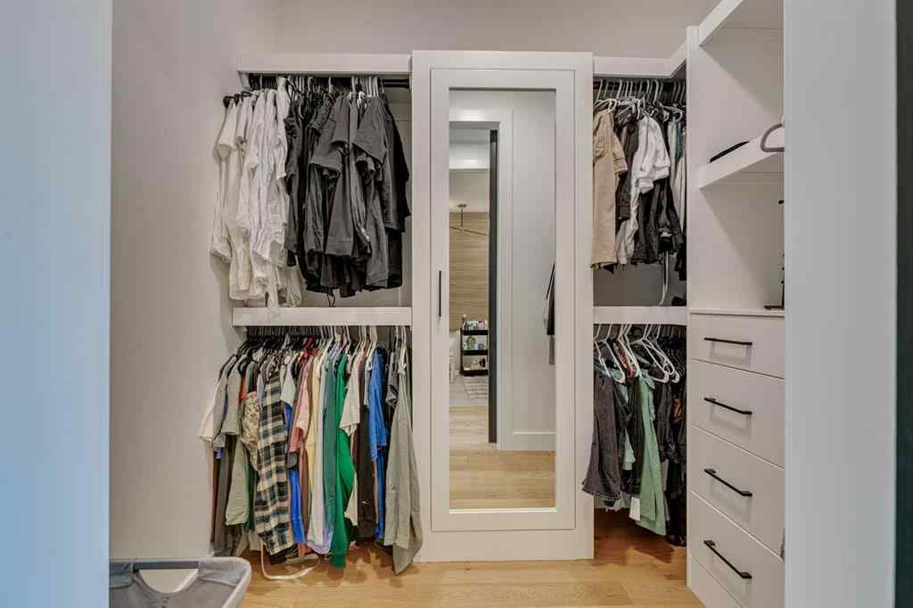 MLS® A2269379 - 2219 32 Street SW in Killarney/Glengarry Calgary, Residential