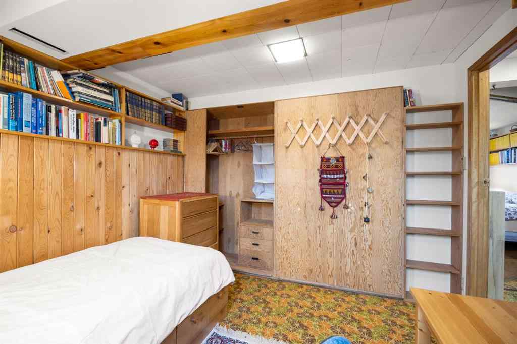 MLS® A2269382 - 4207 Villa Crescent NW in Varsity Calgary, Residential