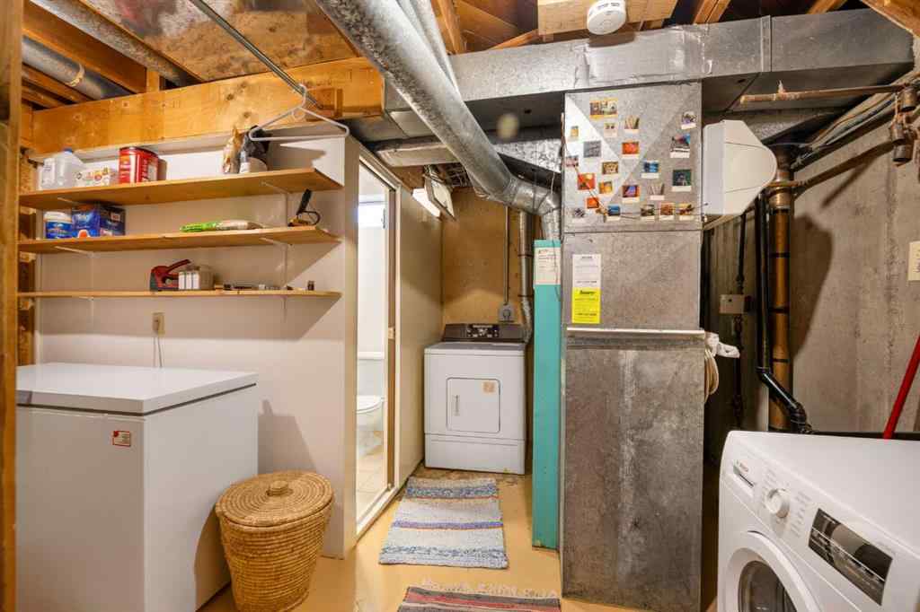 MLS® A2269382 - 4207 Villa Crescent NW in Varsity Calgary, Residential