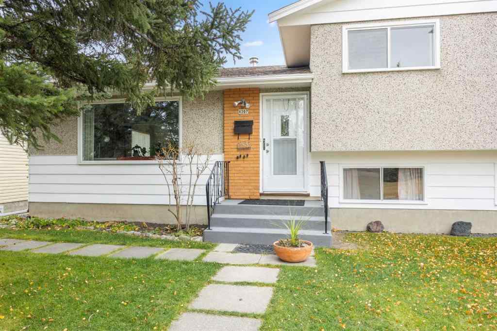 MLS® A2269382 - 4207 Villa Crescent NW in Varsity Calgary, Residential
