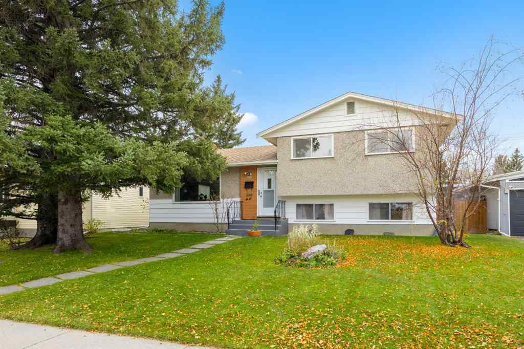 MLS® A2269382 - 4207 Villa Crescent NW in Varsity Calgary, Residential
