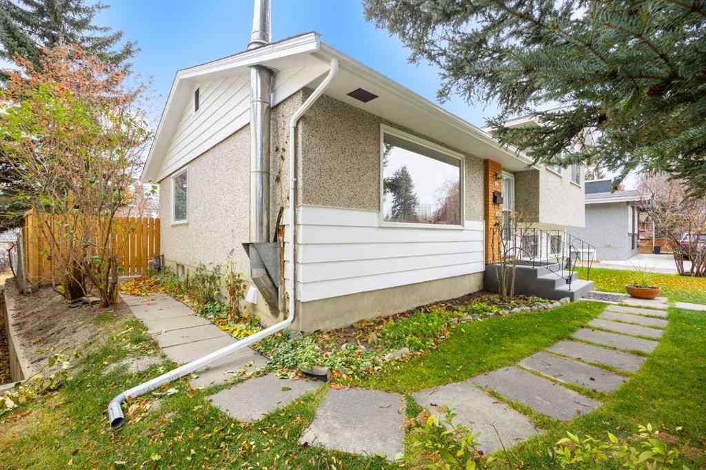 MLS® A2269382 - 4207 Villa Crescent NW in Varsity Calgary, Residential