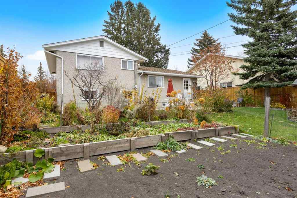 MLS® A2269382 - 4207 Villa Crescent NW in Varsity Calgary, Residential