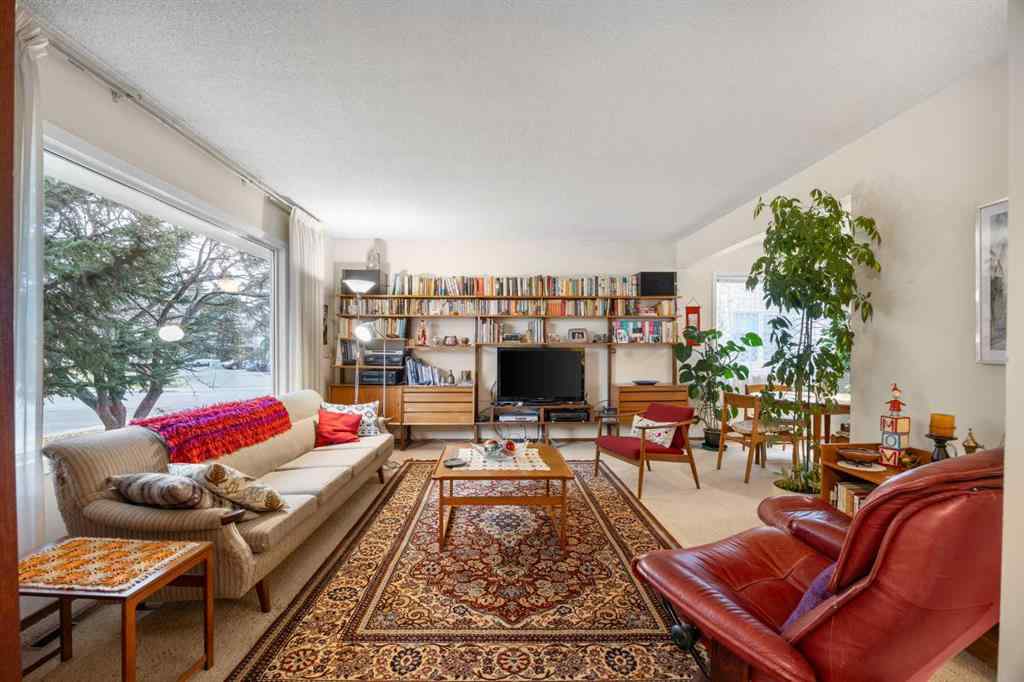 MLS® A2269382 - 4207 Villa Crescent NW in Varsity Calgary, Residential