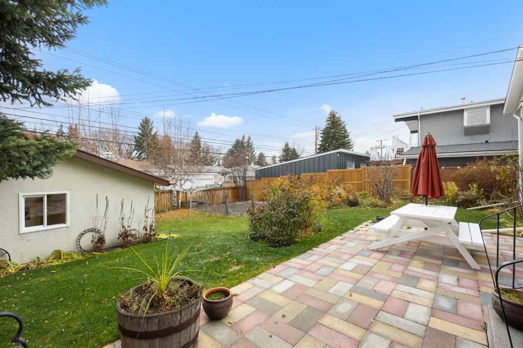 MLS® A2269382 - 4207 Villa Crescent NW in Varsity Calgary, Residential