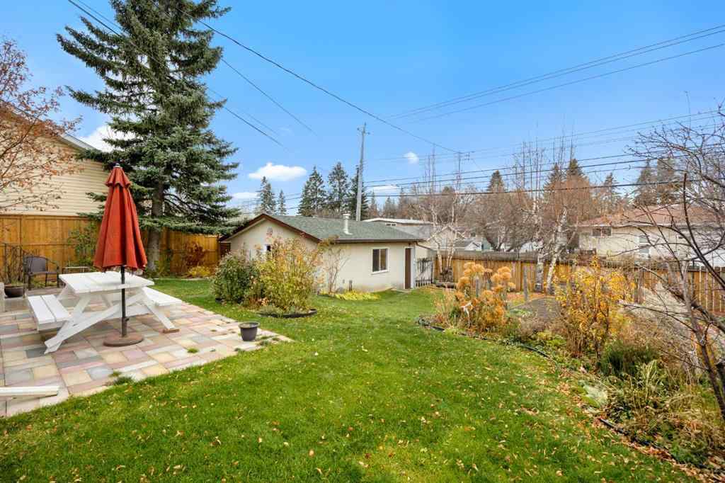 MLS® A2269382 - 4207 Villa Crescent NW in Varsity Calgary, Residential