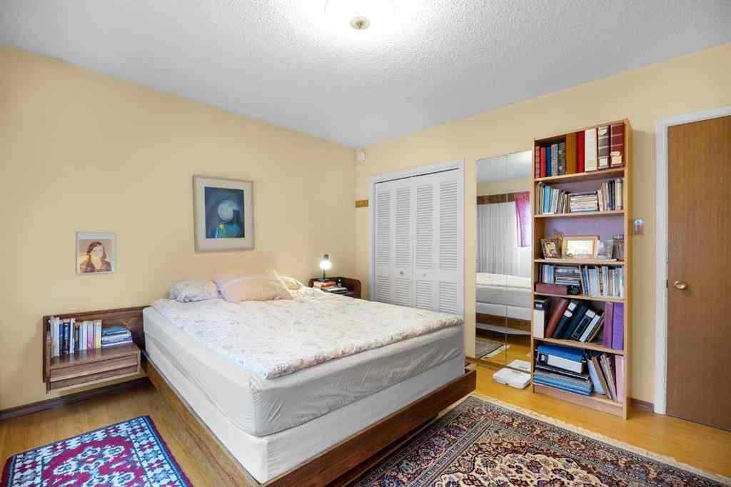 MLS® A2269382 - 4207 Villa Crescent NW in Varsity Calgary, Residential