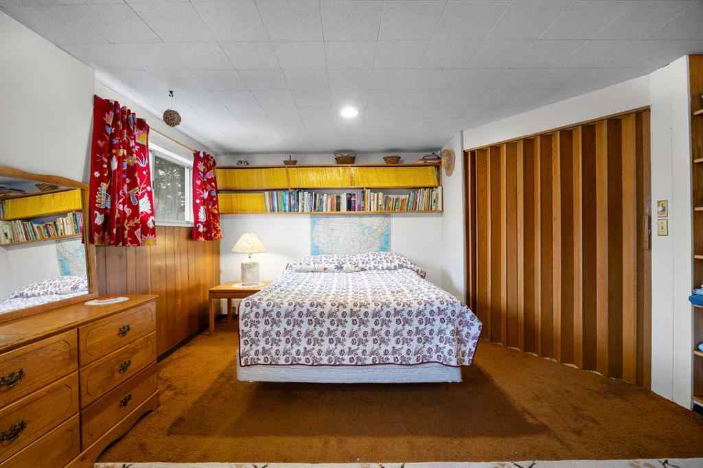 MLS® A2269382 - 4207 Villa Crescent NW in Varsity Calgary, Residential