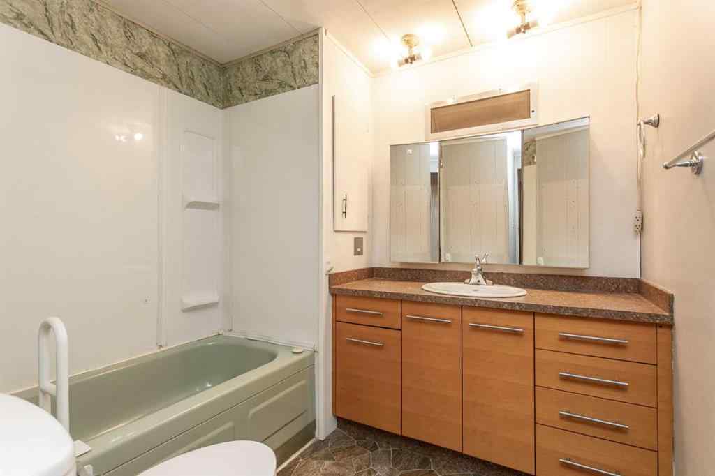 MLS® A2269385 - 7 Parkland Acres  in Parkland Trailer Park Lacombe, Mobile