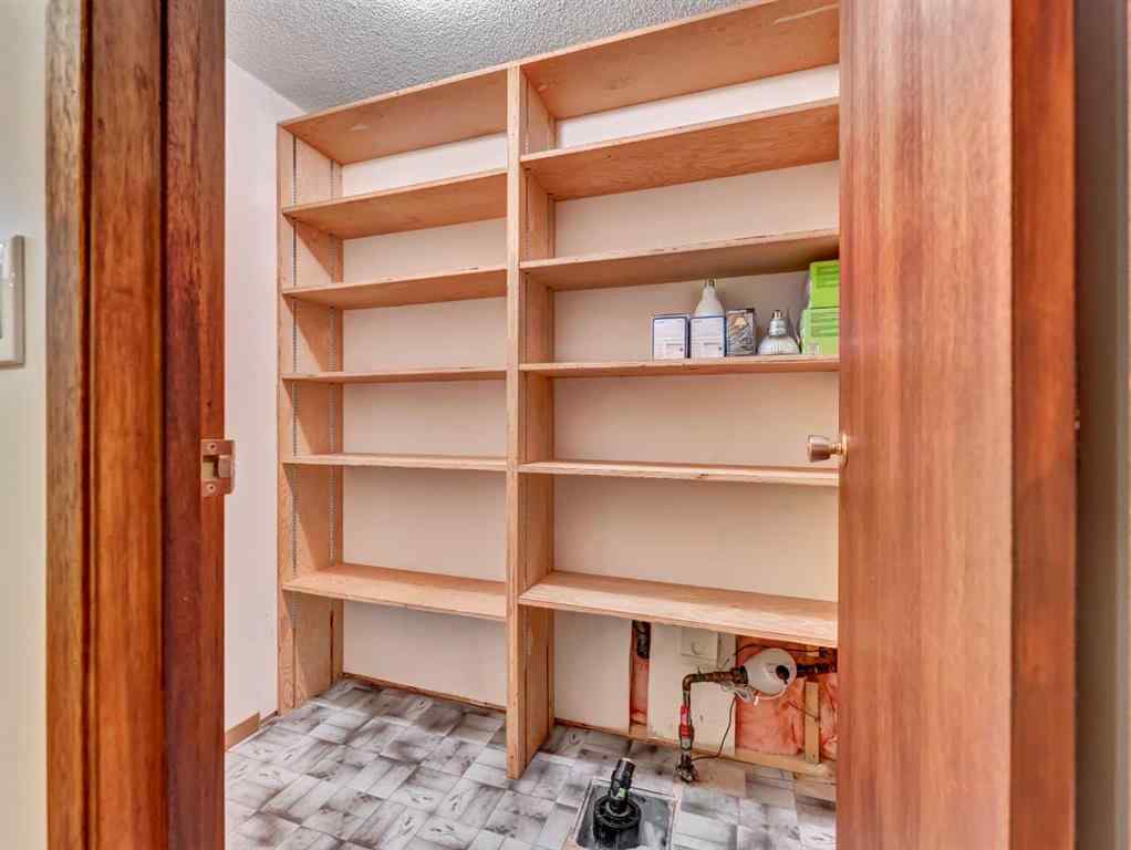 MLS&reg; # A2269389 - 1935 3 Avenue NE in Northeast Crescent Heights Medicine Hat, Residential Open Houses