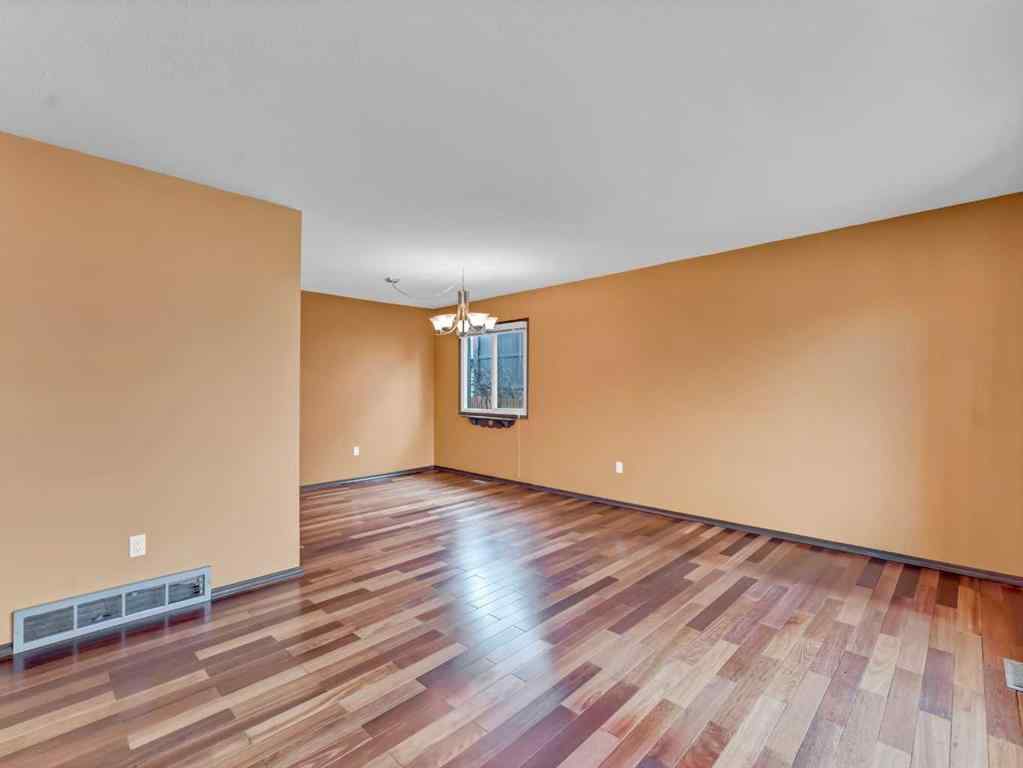 MLS&reg; # A2269389 - 1935 3 Avenue NE in Northeast Crescent Heights Medicine Hat, Residential Open Houses