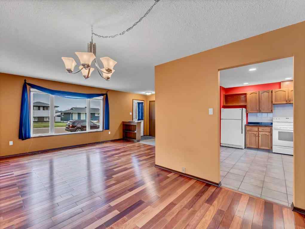 MLS&reg; # A2269389 - 1935 3 Avenue NE in Northeast Crescent Heights Medicine Hat, Residential Open Houses