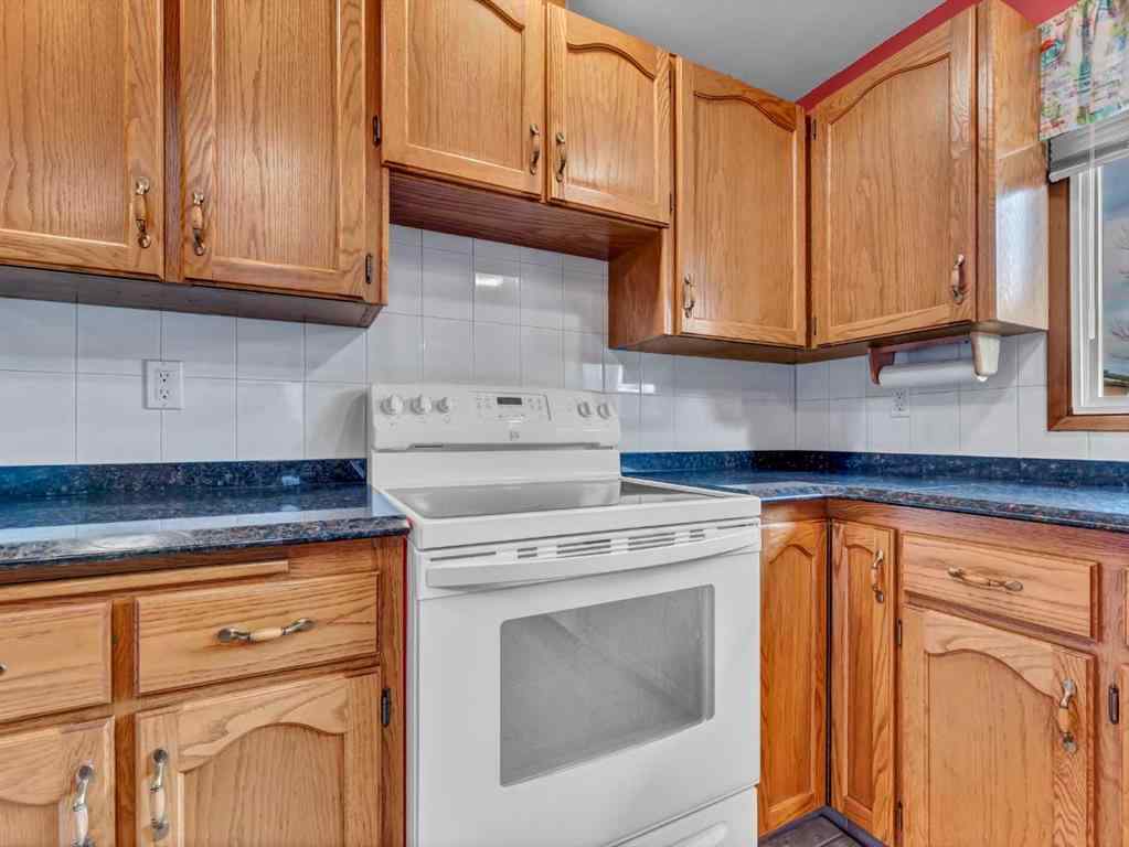 MLS&reg; # A2269389 - 1935 3 Avenue NE in Northeast Crescent Heights Medicine Hat, Residential Open Houses