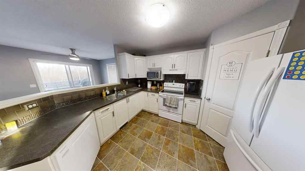 MLS® A2269393 - 9234 115 Avenue  in Summit Grande Prairie, Rental