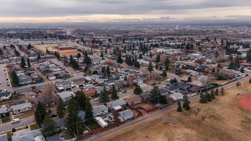 MLS® A2269394 - 832 Raynard Crescent SE in Albert Park/Radisson Heights Calgary, Residential