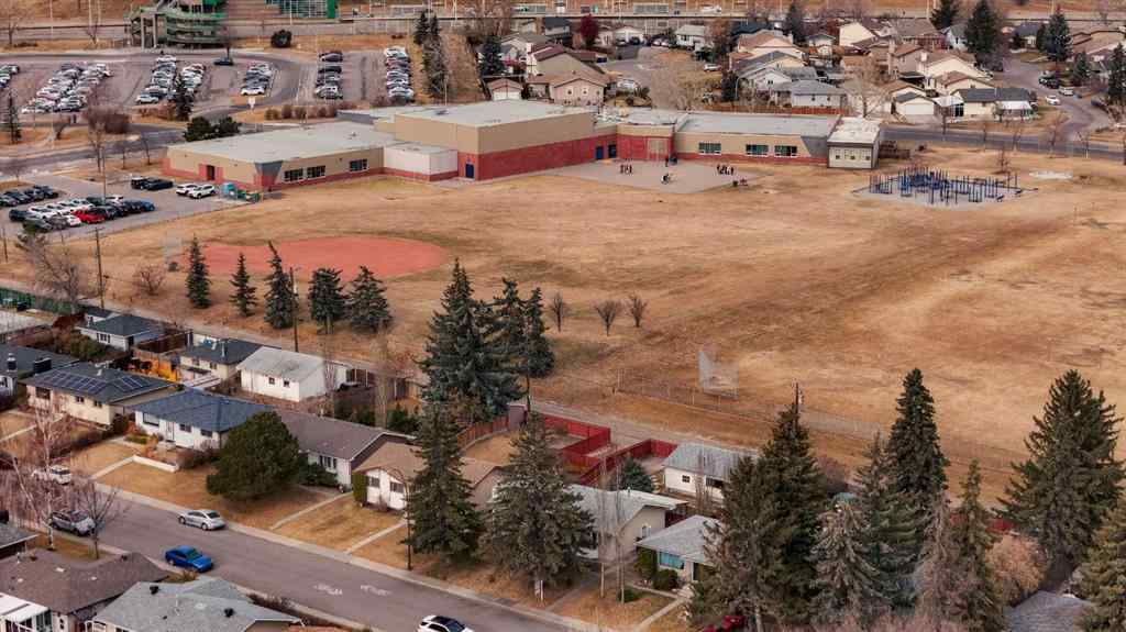 MLS® A2269394 - 832 Raynard Crescent SE in Albert Park/Radisson Heights Calgary, Residential