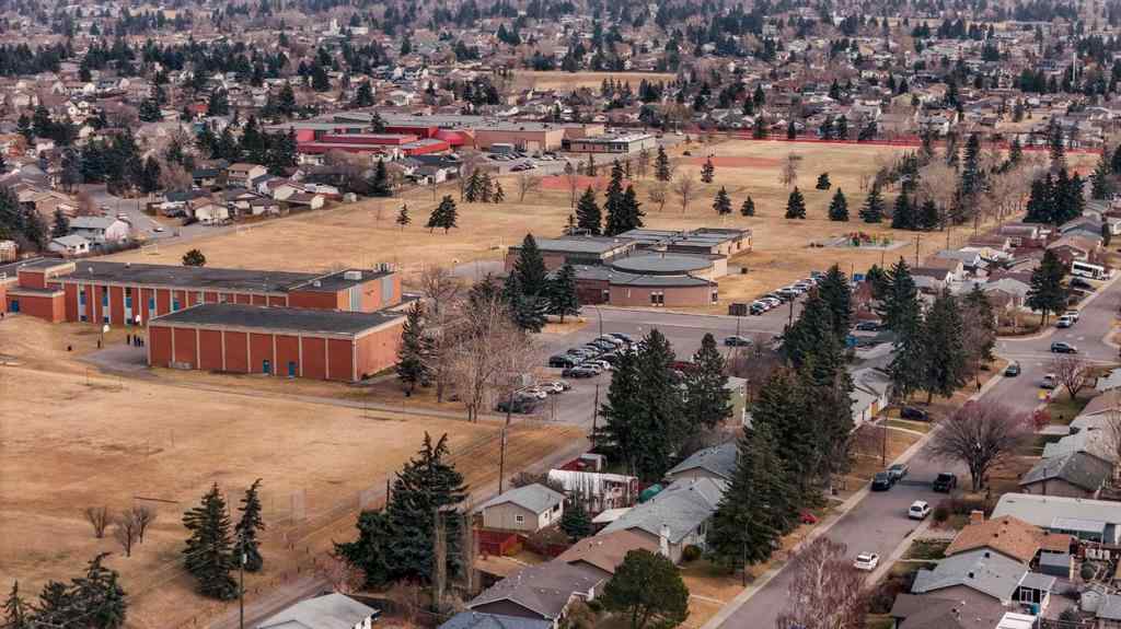 MLS® A2269394 - 832 Raynard Crescent SE in Albert Park/Radisson Heights Calgary, Residential