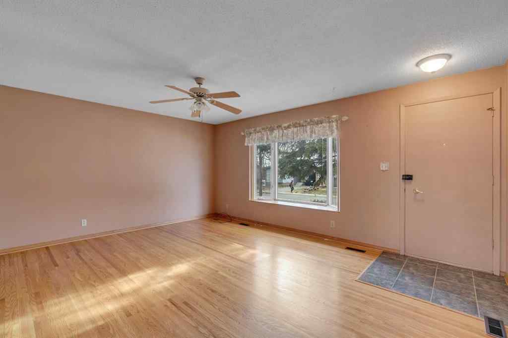 MLS® A2269394 - 832 Raynard Crescent SE in Albert Park/Radisson Heights Calgary, Residential